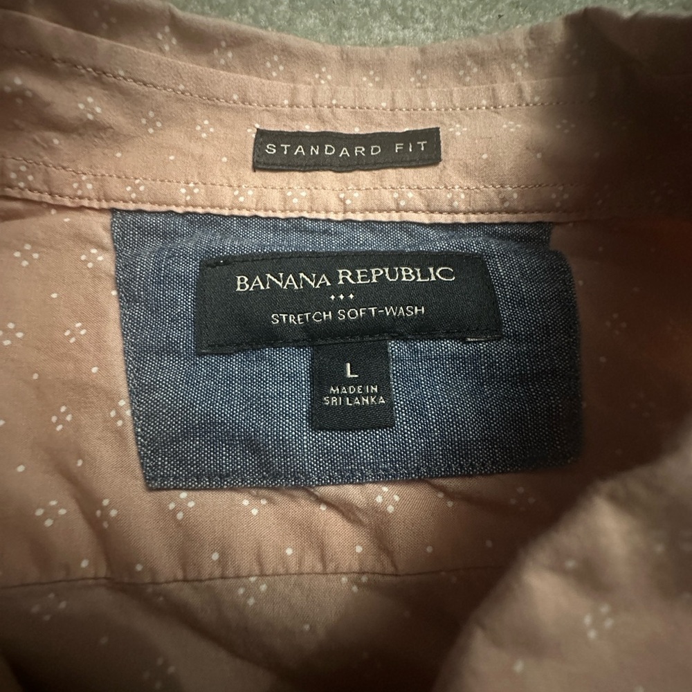 Banana Republic Shirt -Men’s Size L - Light Pink - Short Sleeve Button Up Shirt - Picture 2 of 5
